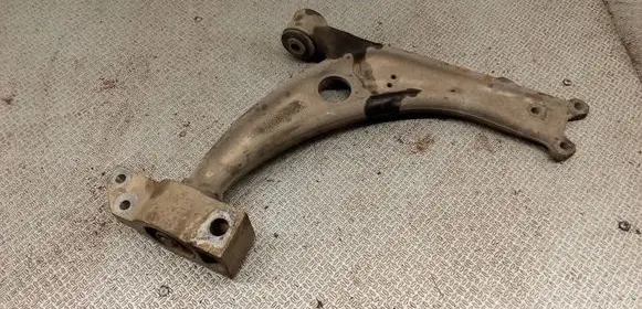 Volkswagen PASSAT B6 Front lower control arm/wishbone 3C0407153B