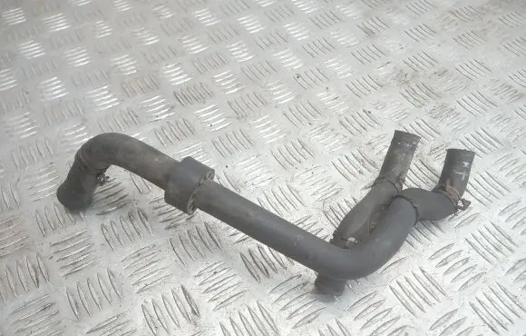 Volkswagen PASSAT B5.5 Engine coolant pipe/hose