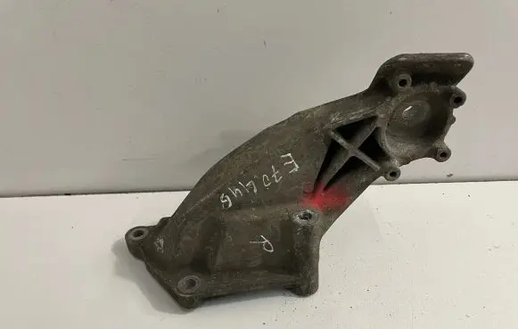 BMW X5 F15 Engine mounting bracket 6780148