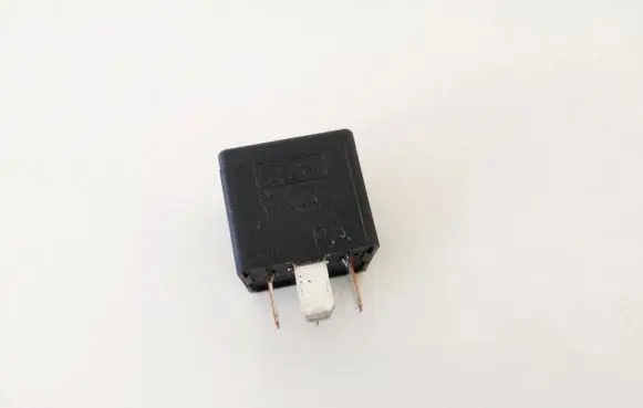 Volvo V50 Other relay 5m5t14b192da v23136-a1-x64
