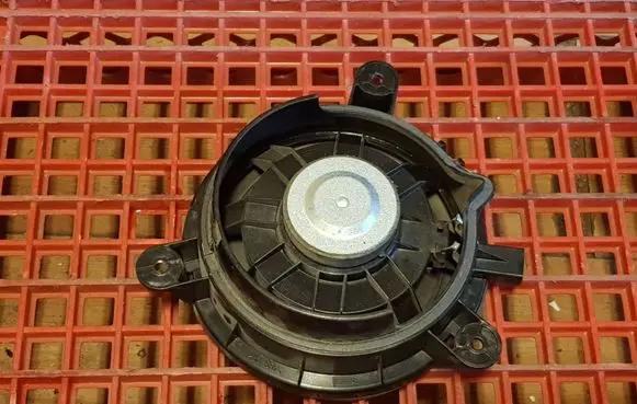 Volvo S40 Front door speaker 8651206