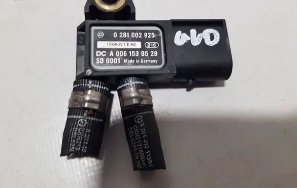 Mercedes-Benz C W204 Exhaust pressure sensor VFRCZUJNIK A0061539528 0281002925