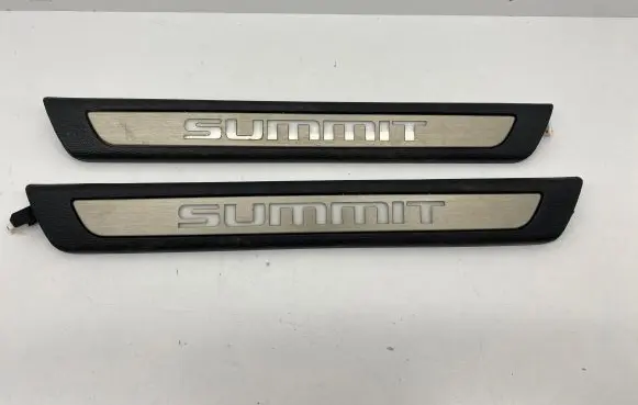 Jeep Grand Cherokee Front sill trim cover 5SQ05DX9AC 5SQ04DX9AC