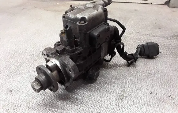 Skoda Octavia Mk1 (1U) Fuel injection high pressure pump 0460404977 038130107D