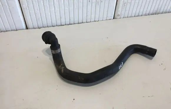 Volkswagen PASSAT B5 Engine coolant pipe/hose 8D0819373N