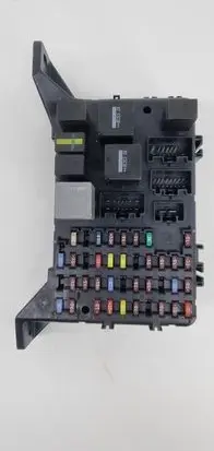 Ford Mondeo Mk III Fuse module 4S7T14A073AB