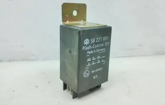 Mercedes-Benz Vito Viano W638 Other relay 58227001 10R020053