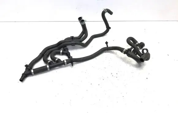 Volvo XC40 Engine coolant pipe/hose 32339364