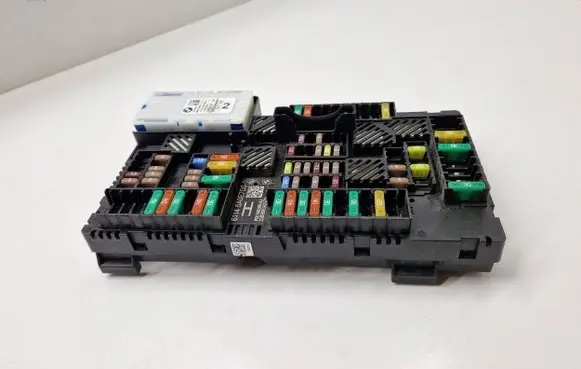 BMW i4 Fuse module 5A0E7D0 5A44CE1