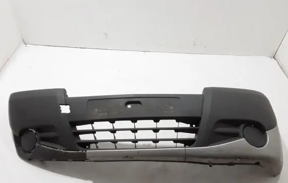 Opel Vivaro Front bumper 620100308R