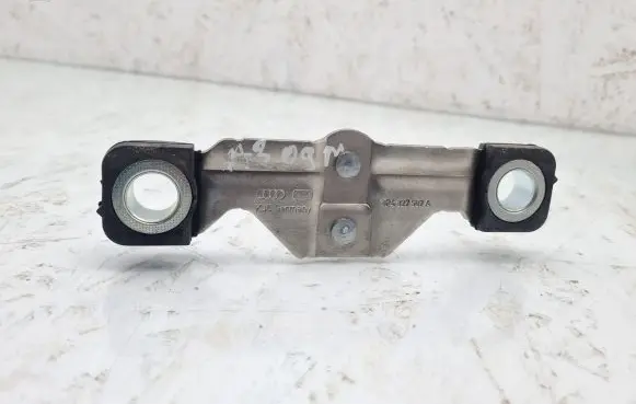Audi A3 S3 8P Loading door lock loop/hook striker 8P4827507A