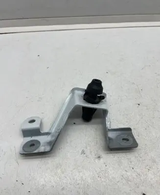 Renault Clio V Fender mounting bracket 631429156R 3313