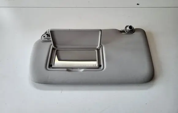 Nissan Pulsar Sun visor