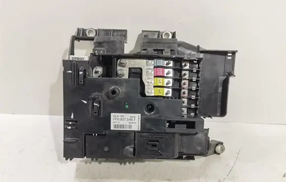Volkswagen Touareg II Fuse module 7P0937548F