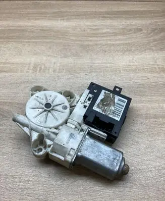Ford C-MAX I Rear door window regulator motor 981536103