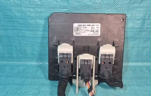 Volkswagen PASSAT B8 Comfort/convenience module 5Q0937086AH F005V01737 16304000B8