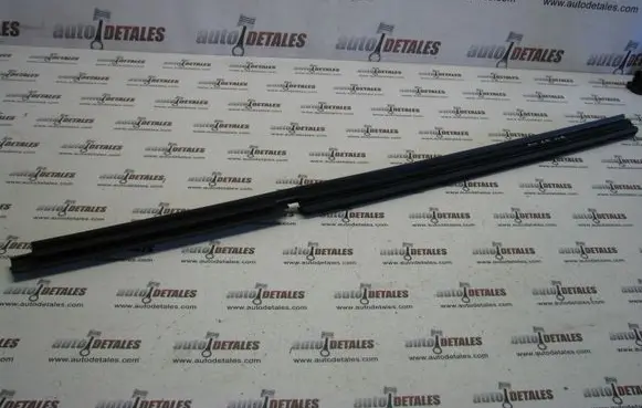 Toyota Avensis T250 Rear door glass trim molding