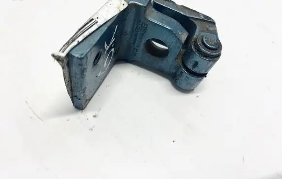 Audi A4 S4 B5 8D Rear door lower hinge 8d0833401a