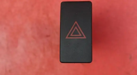 Toyota Avensis T270 Hazard light switch 15B279