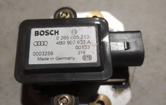 Audi A6 S6 C5 4B ESP acceleration yaw rate sensor 4B0907637A 0265005213