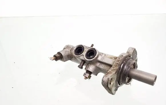 Volvo V70 Master brake cylinder 8646007