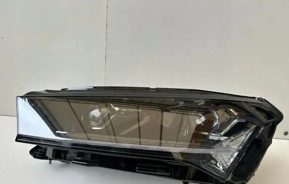 Skoda Enyaq iV Headlight/headlamp 5LB941015