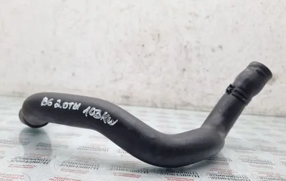Volkswagen PASSAT B6 Engine coolant pipe/hose 3C0122101R