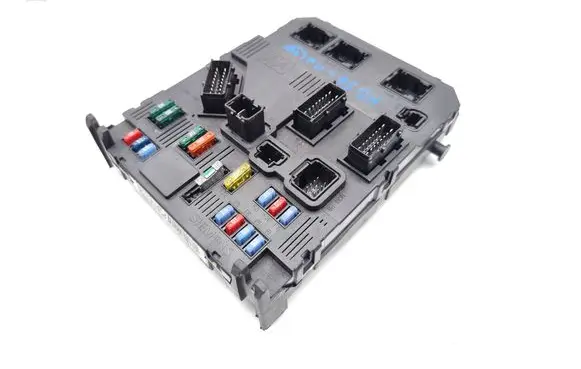 Peugeot 1007 Fuse module 9659579180