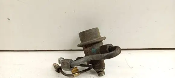 Mercedes-Benz S W126 Fuel pressure regulator 0438161013 0000781189 1170700135
