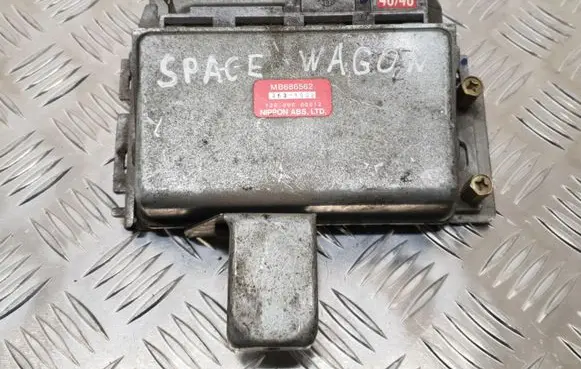 Mitsubishi Space Wagon ABS control unit/module MB686562