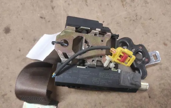 Jaguar S-Type Rear seatbelt 4R83F611B69 33048280
