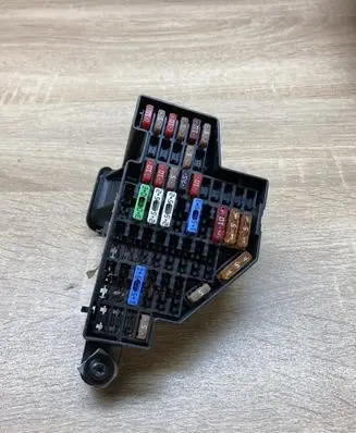 Volkswagen PASSAT B6 Fuse module 07020502196