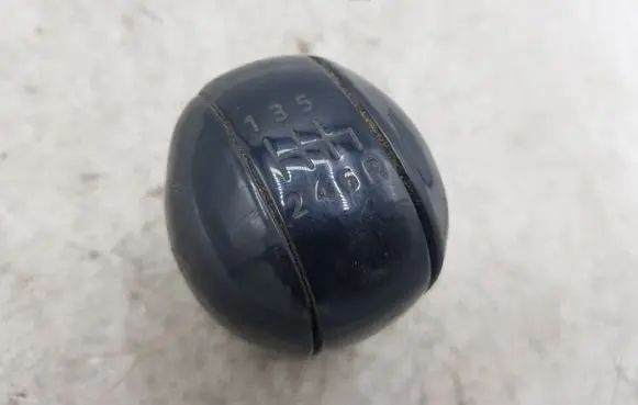 Nissan X-Trail T30 Gear lever shifter trim leather/knob NOCODE