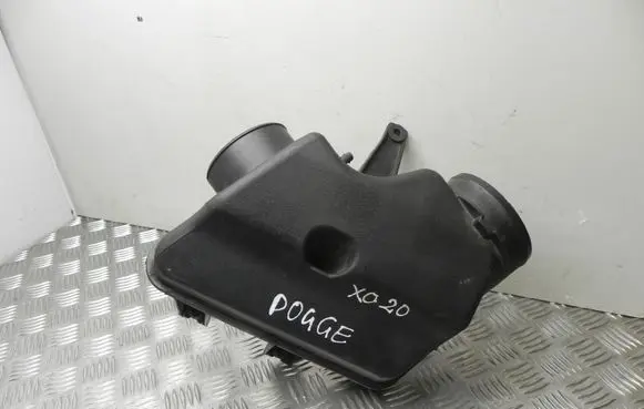 Dodge Grand Caravan Intake resonator 04861731AC VD18814