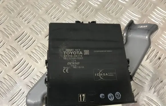 Toyota Yaris Keyless (KESSY) go control unit/module 899900D170