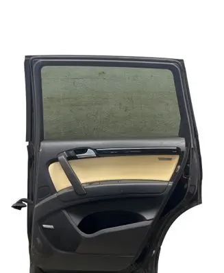 Audi Q7 4L Rear door