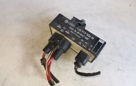 Coolant fan relay
