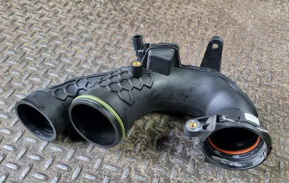 Volvo XC60 Air intake duct part 32222128