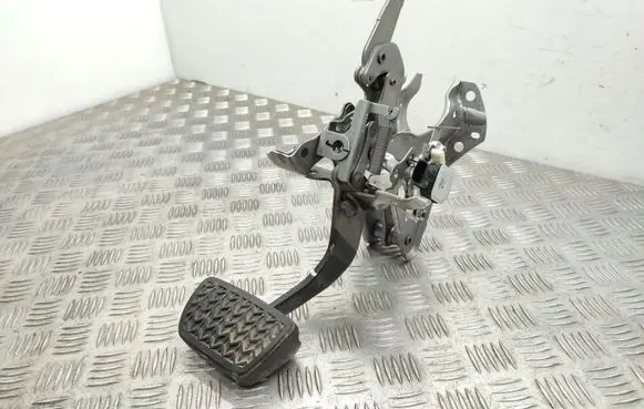 Toyota RAV 4 (XA50) Brake pedal 8951033020