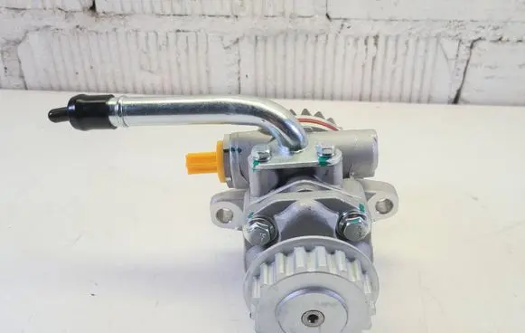 Volkswagen Transporter - Caravelle T5 Power steering pump 7H0422153A 7L6422153B