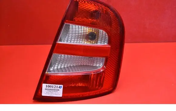 Skoda Fabia Mk1 (6Y) Rear/tail lights 6Y6945112B