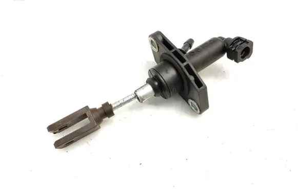 Suzuki SX4 Clutch master cylinder 2381079J01