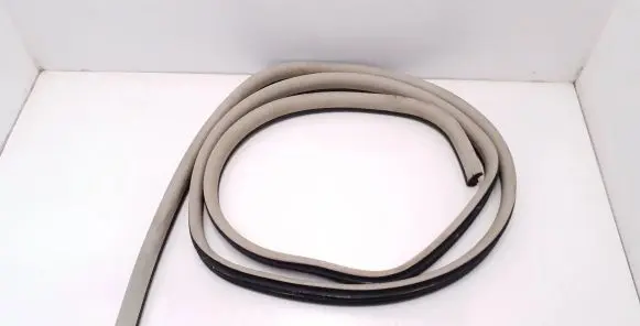 Chrysler Grand Voyager V Rear door rubber seal (on body) 