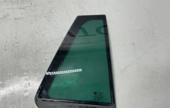 Opel Insignia A Rear vent window glass DOT747M538AS3 43R000073