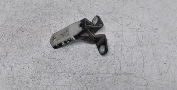 Mitsubishi Outlander Front door lower hinge 