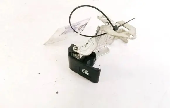 Honda CR-V Fuel tank opening switch 