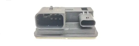 BMW 3 E90 E91 Glow plug pre-heat relay 8519472 140702 0522140104
