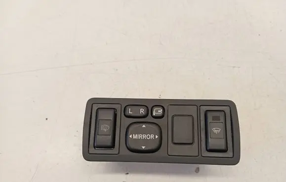Wing mirror switch