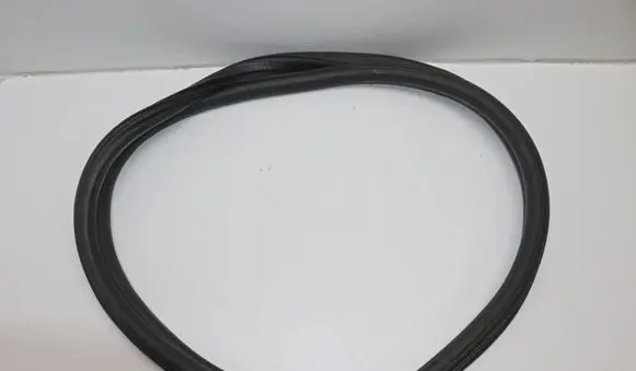 Skoda Superb B6 (3T) Front door rubber seal 3T0867365