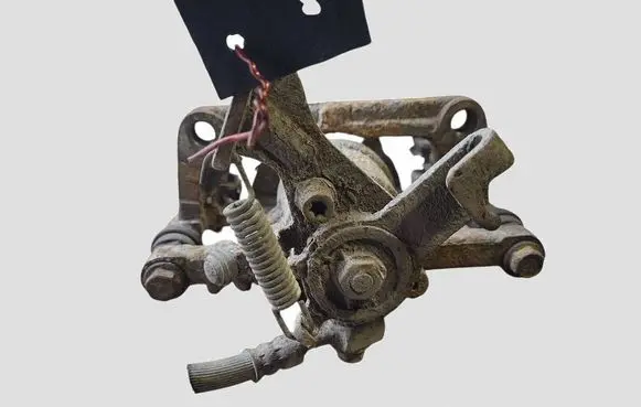 Opel Astra J Rear brake caliper